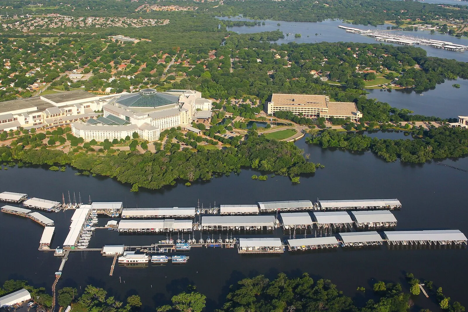 Aerial view of Gaylord Texan Resort and Silver Lake Marina in Grapevine
