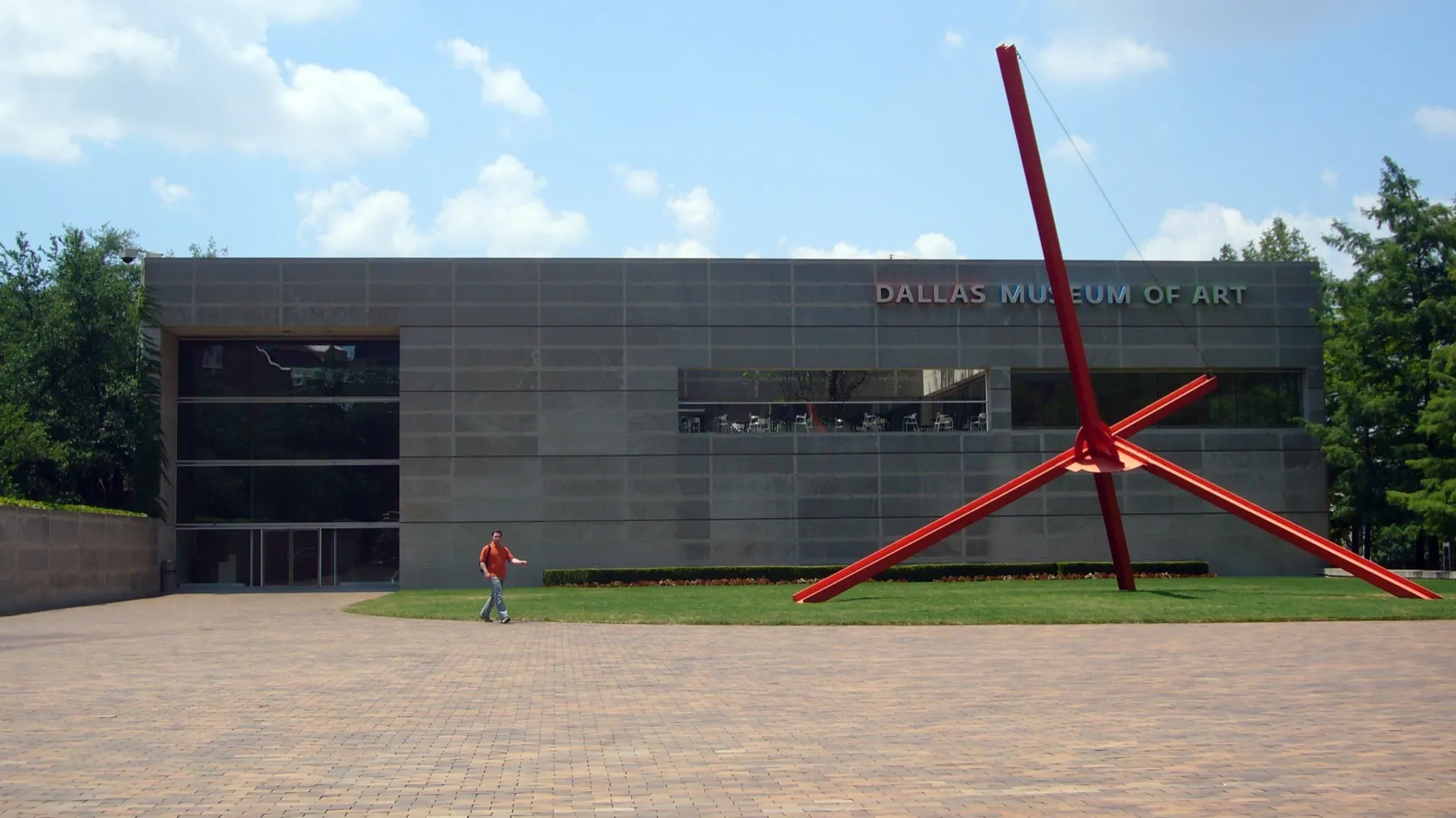 The exterior of the Dallas Museum of Art in the downtown Dallas Arts District