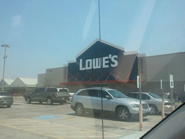 Lowe's storefront at 1530 Airline Road in Corpus Christi, viewed from the parking lot