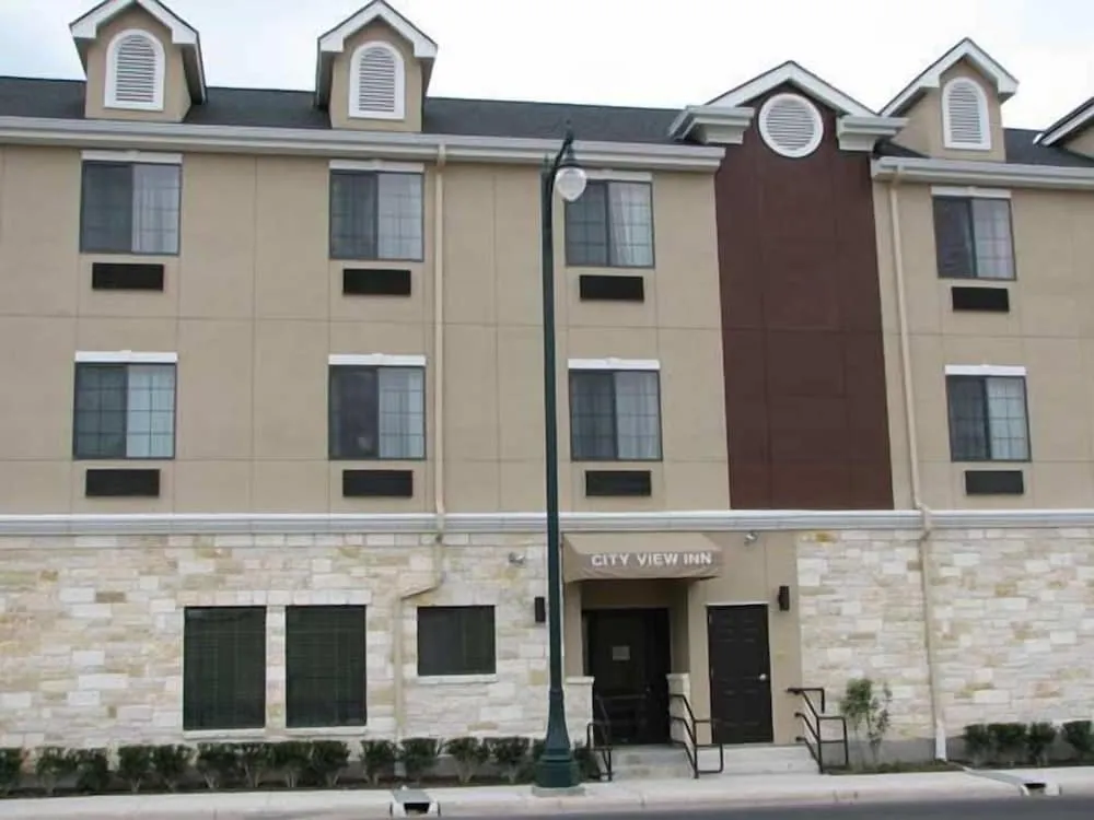 Front entrance of Cityview Inn and Suites in San Antonio