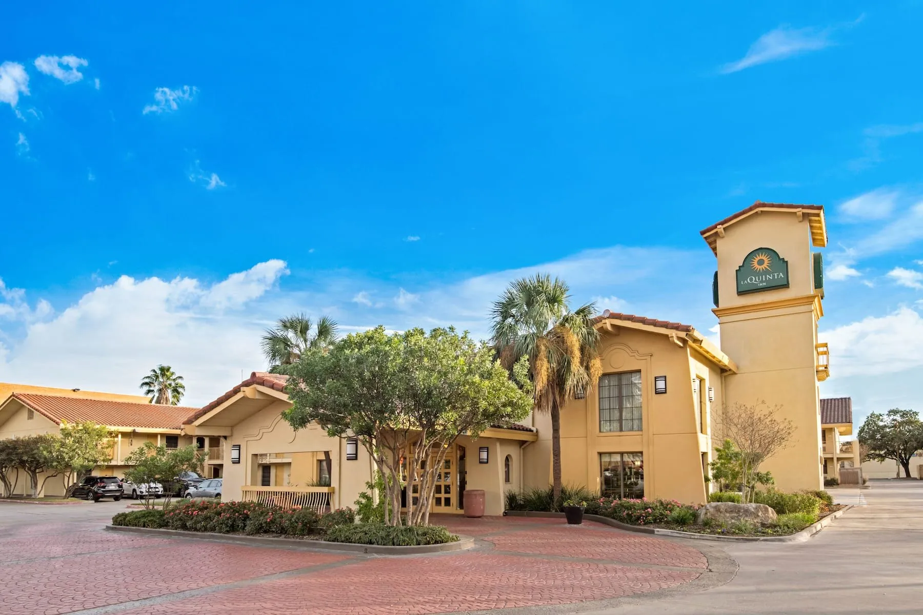 Exterior of La Quinta Inn San Antonio Market Square