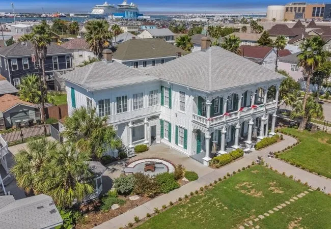 The George Manor and its grounds in Galveston