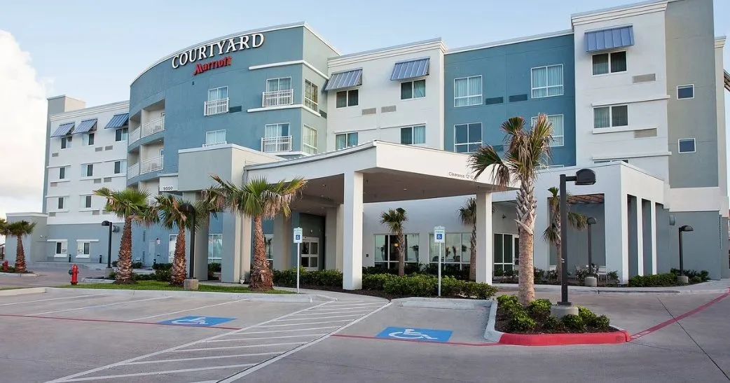 The entrance to Courtyard by Marriott Galveston Island