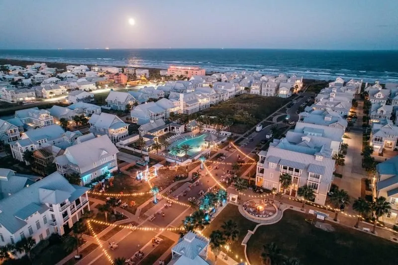 Cinnamon Shore homes and neighborhood streets near the Gulf at dusk