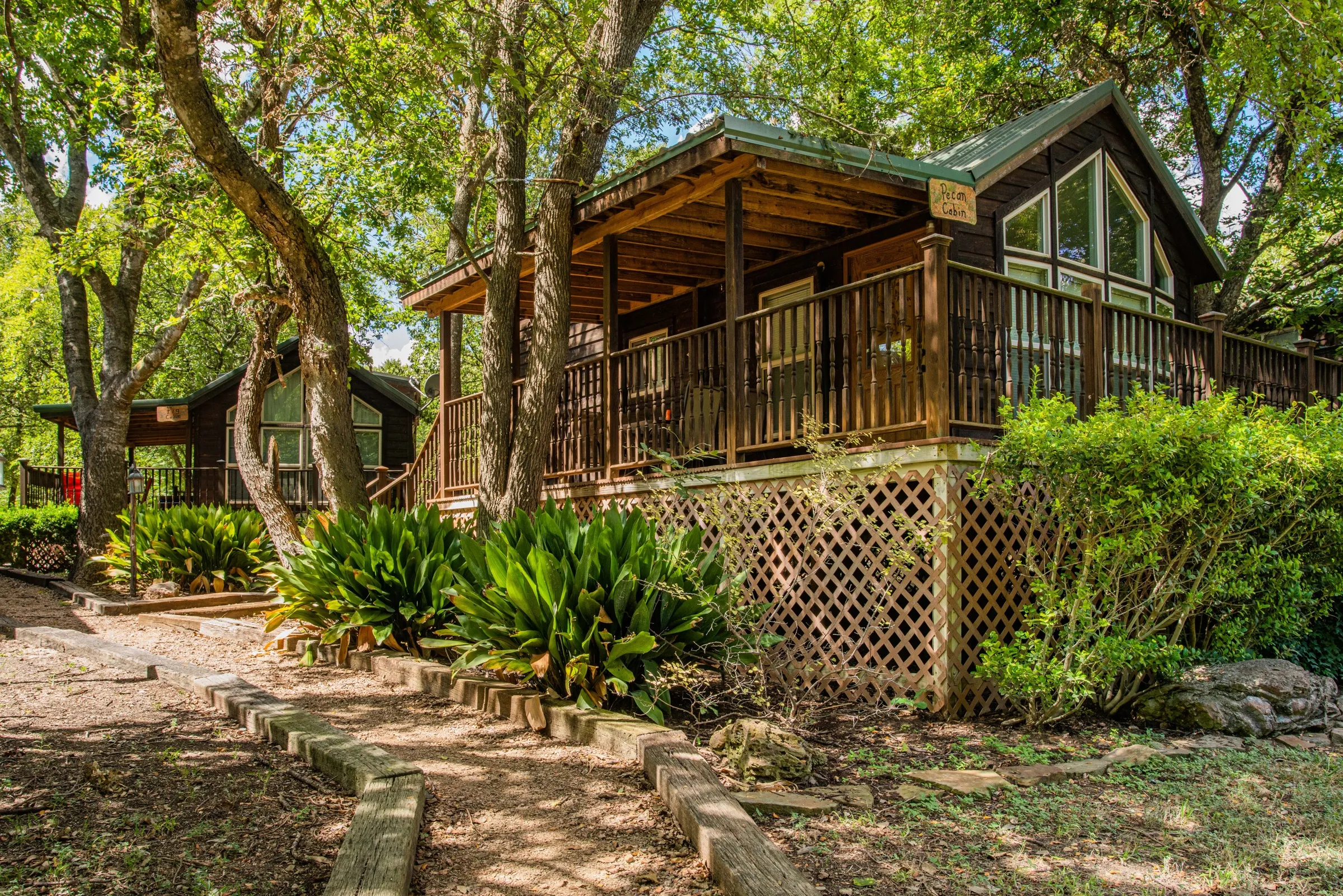 The Pecan cabin and porch at Mendelbaum Winery Guest Cabins